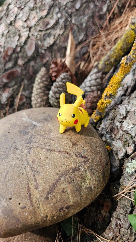 Super figurine Pokemon Nintendo tomy pikachu