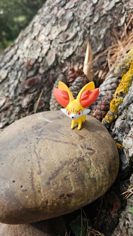 Super figurine Pokemon Nintendo tomy Feunec