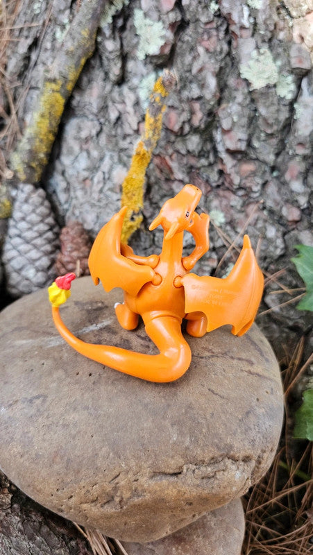 Super figurine Pokemon Dracaufeu