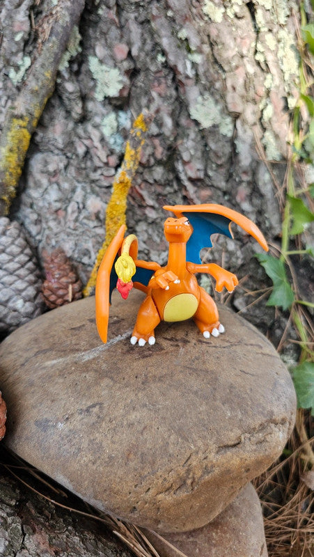 Super figurine Pokemon Dracaufeu