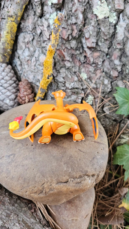 Super figurine Pokemon Dracaufeu