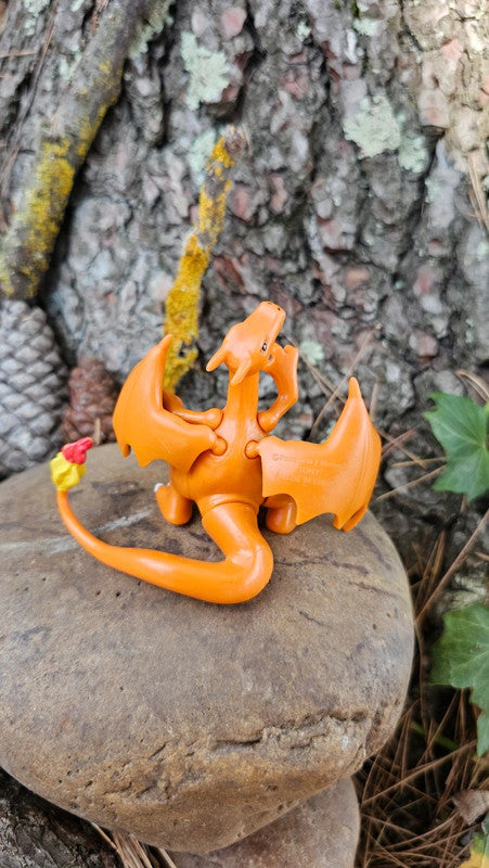 Super figurine Pokemon Dracaufeu