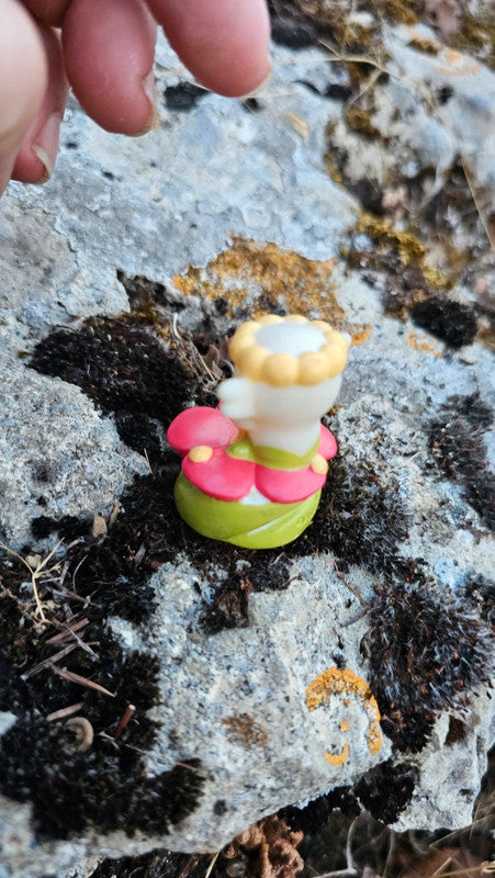 Super figurine Pokemon Nintendo finger puppet flabebe