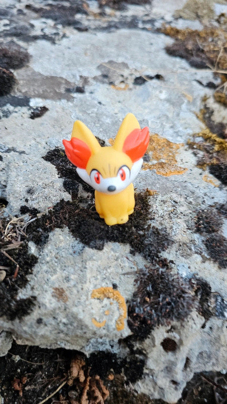 Super figurine Pokemon Nintendo finger puppet Feunec