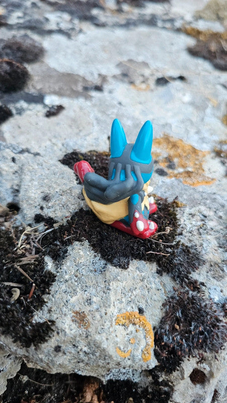 Super figurine Pokemon Nintendo finger puppet mega-lucario