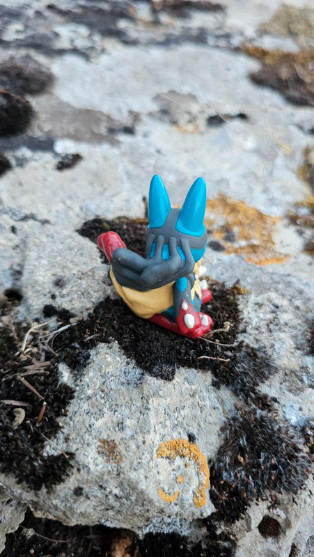 Super figurine Pokemon Nintendo finger puppet mega-lucario