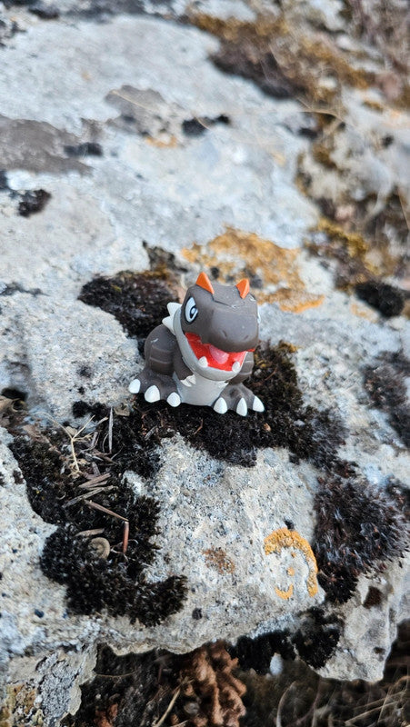 Super figurine Pokemon Nintendo finger puppet ptyranidur