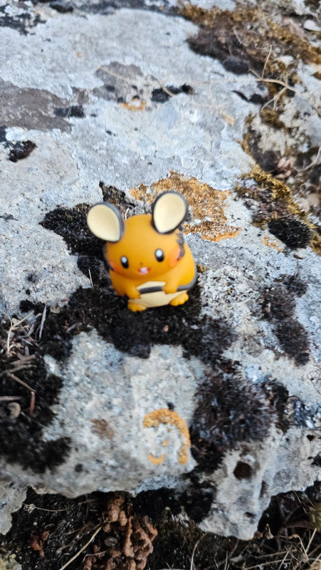 Super figurine Pokemon Nintendo finger puppet Dedenne
