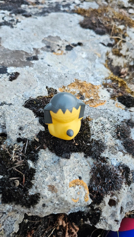Super figurine Pokemon Nintendo finger puppet galvaran