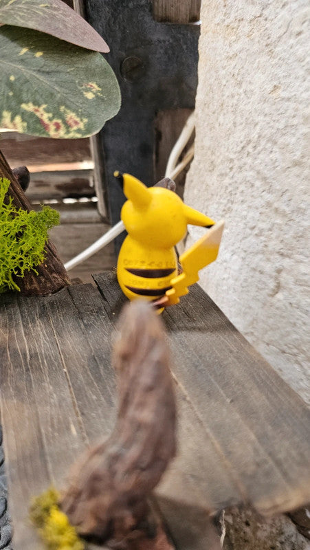 Super figurine Pokemon Nintendo tomy pikachu