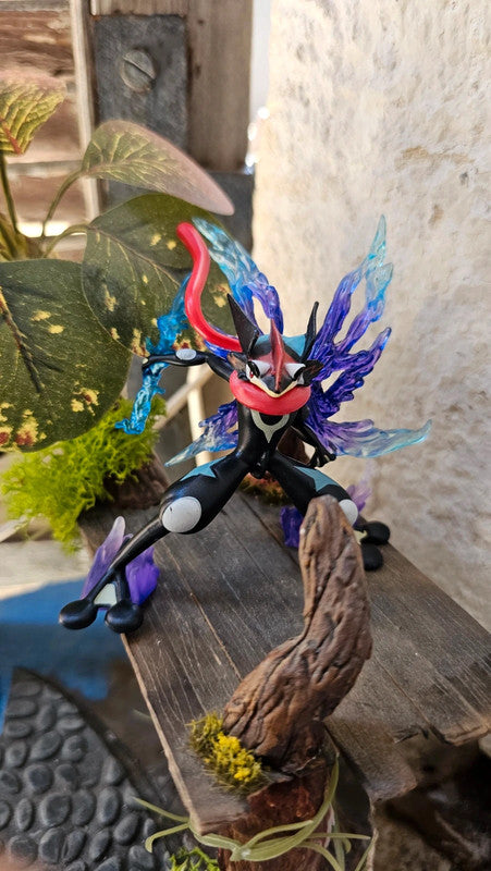 Super figurine Pokemon Amphinobi