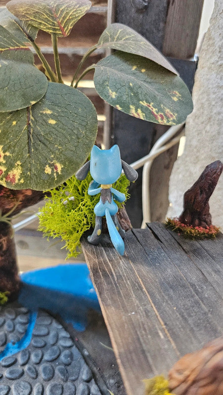 Super figurine Pokemon Nintendo riolu effet brillant