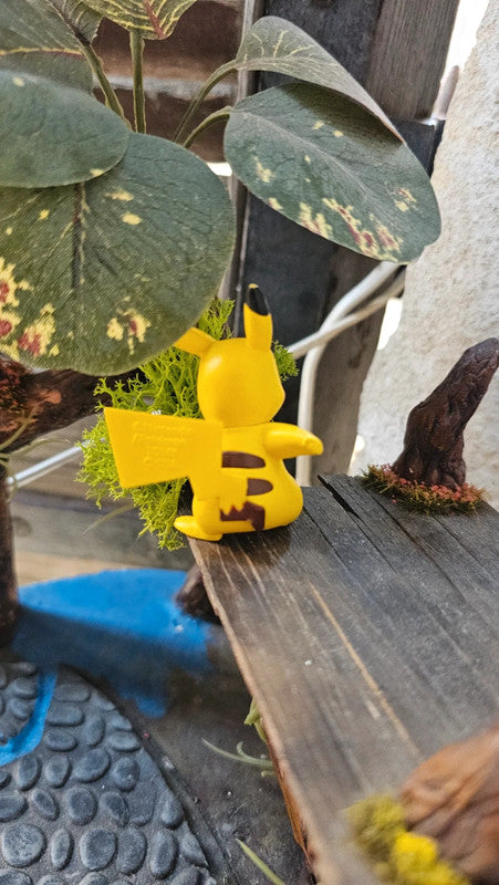 Super figurine Pokemon Nintendo tomy pikachu