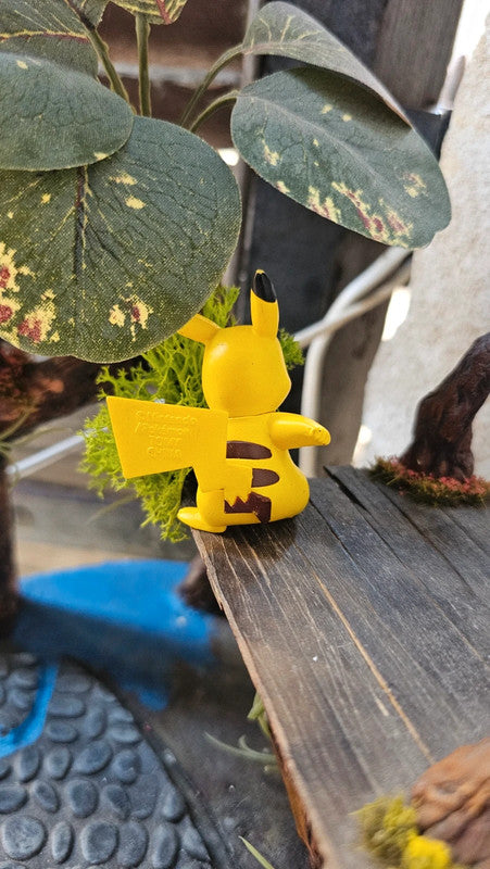 Super figurine Pokemon Nintendo tomy pikachu