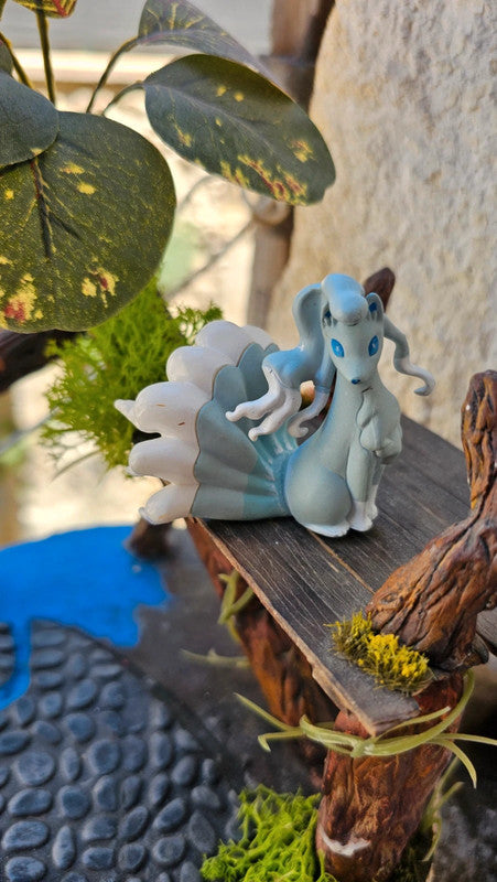 Super figurine Pokemon Nintendo tomy feunard d'alola