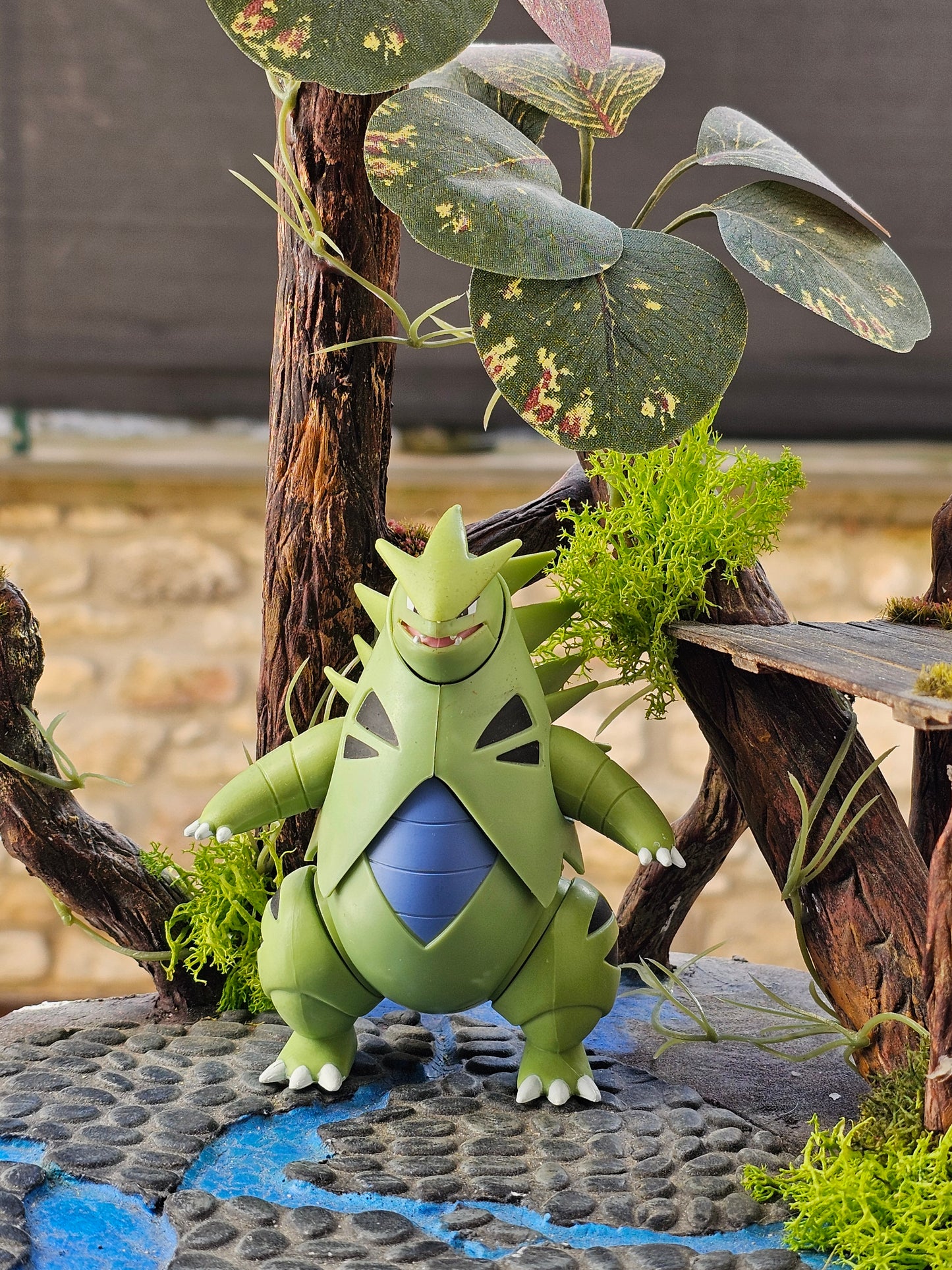 Super grande figurine Pokemon Nintendo Tyranocif
