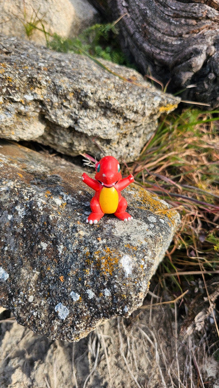 Super figurine Pokemon Nintendo tomy C.G.T.S.J Salameche