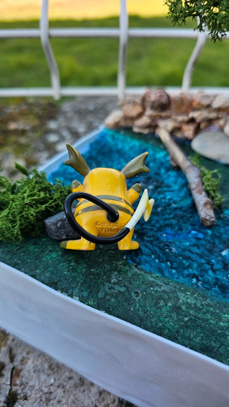 Super figurine Pokemon Nintendo tomy Raichu