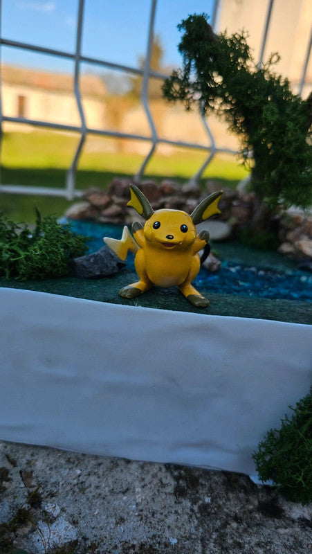 Super figurine Pokemon Nintendo tomy Raichu