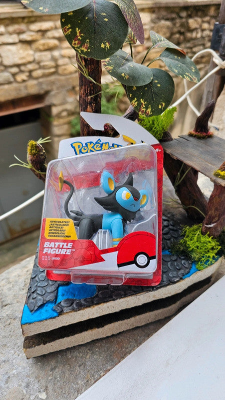 Super figurine Pokemon Nintendo luxio
