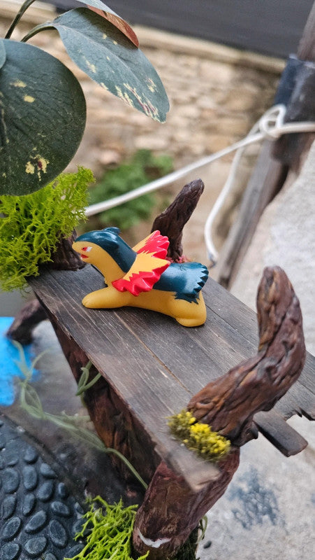 Super figurine Pokemon Nintendo finger puppet feurisson