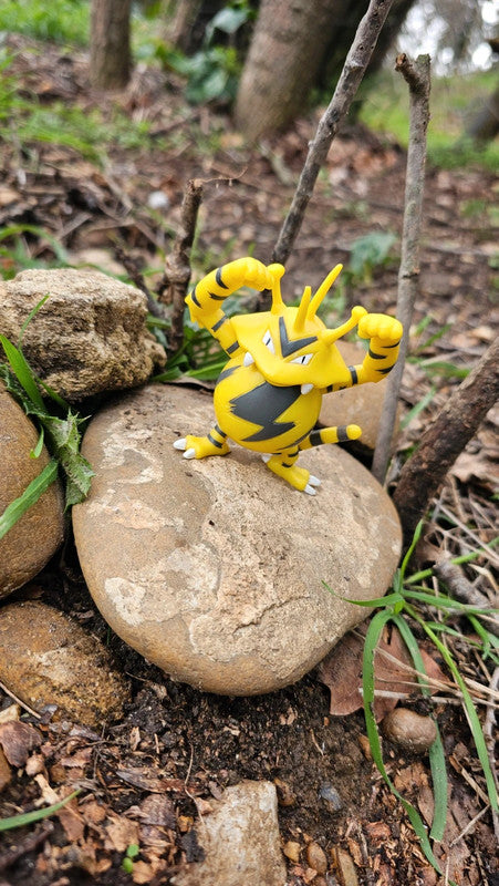 Super figurine Pokemon Nintendo elektek