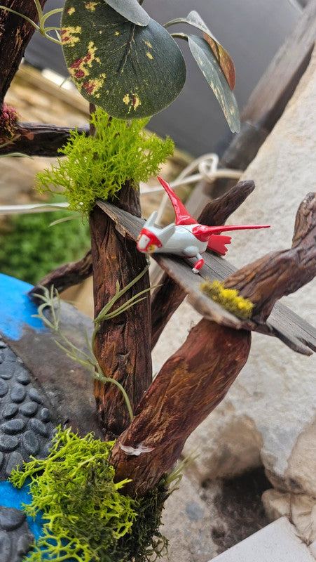 Super figurine Pokemon Nintendo tomy latias