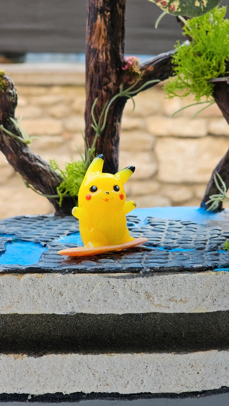Super figurine Pokemon pikachu surfeur