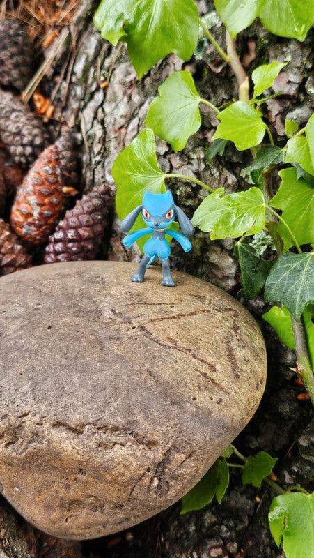 Super figurine Pokemon Nintendo tomy riolu