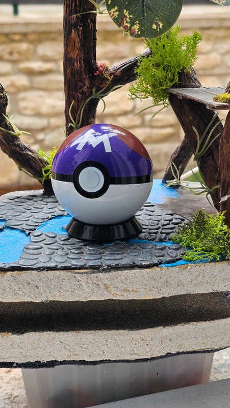 Super pokeball figurine Pokemon
