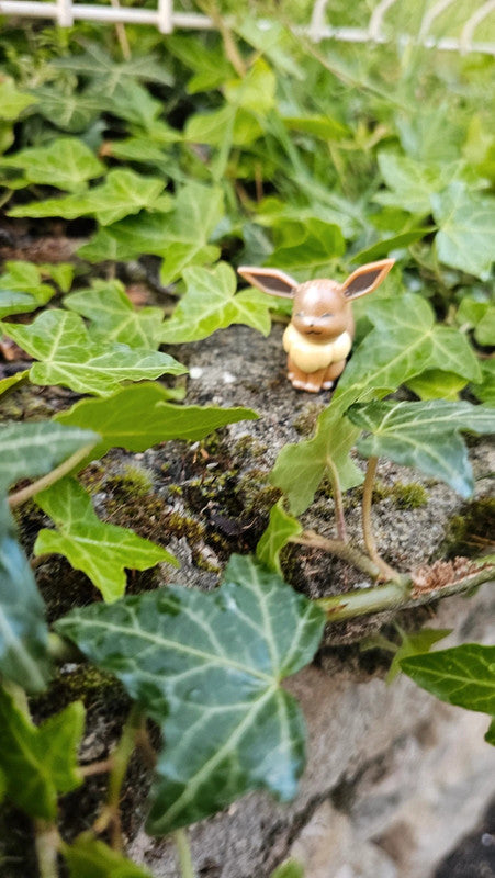 Super figurine Pokemon Nintendo Évoli effet brillant