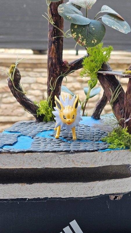 Super figurine Pokemon Nintendo voltali effet brillant