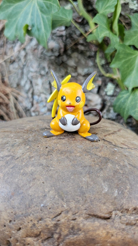Super figurine Pokemon Nintendo tomy Raichu