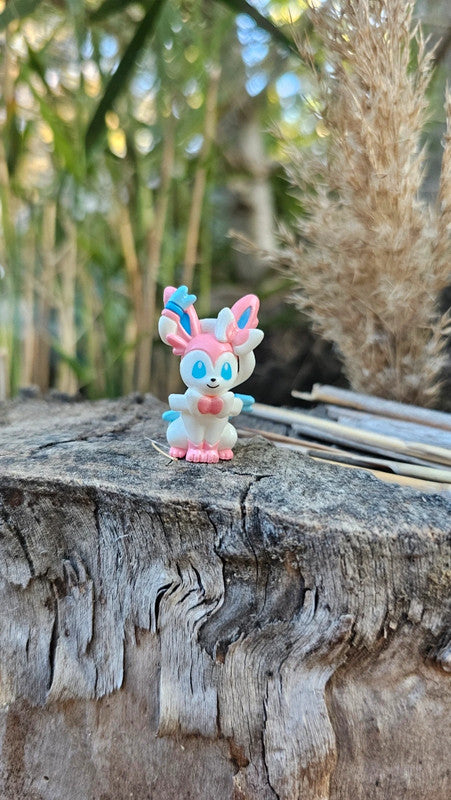 Super figurine Pokemon Nintendo Nymphali