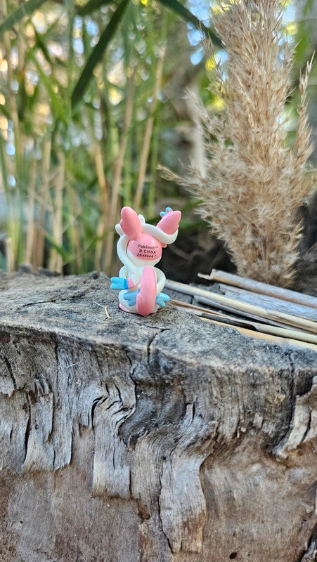 Super figurine Pokemon Nintendo Nymphali