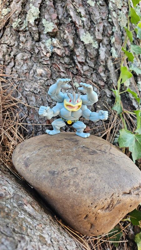 Super figurine Pokemon Nintendo mackogneur