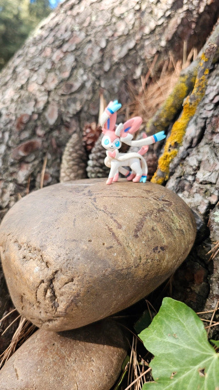 Super figurine Pokemon Nintendo tomy Nymphali