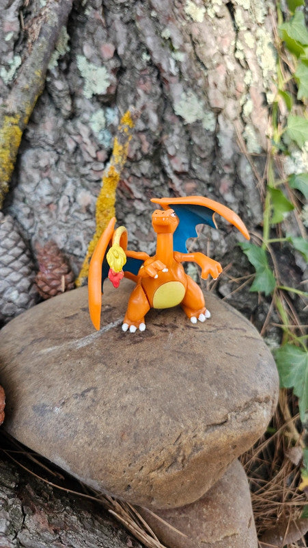 Super figurine Pokemon Dracaufeu