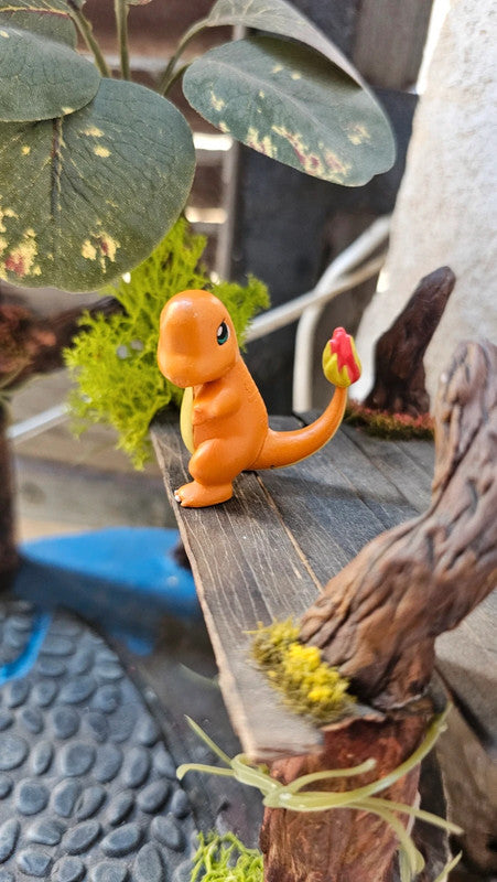 Super figurine Pokemon Nintendo tomy Salameche