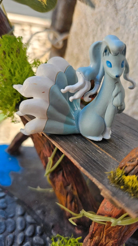 Super figurine Pokemon Nintendo tomy feunard d'alola