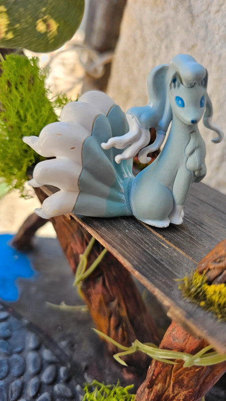 Super figurine Pokemon Nintendo tomy feunard d'alola