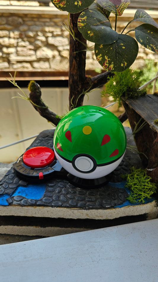 Super pokeball verte pour figurine Pokemon Nintendo