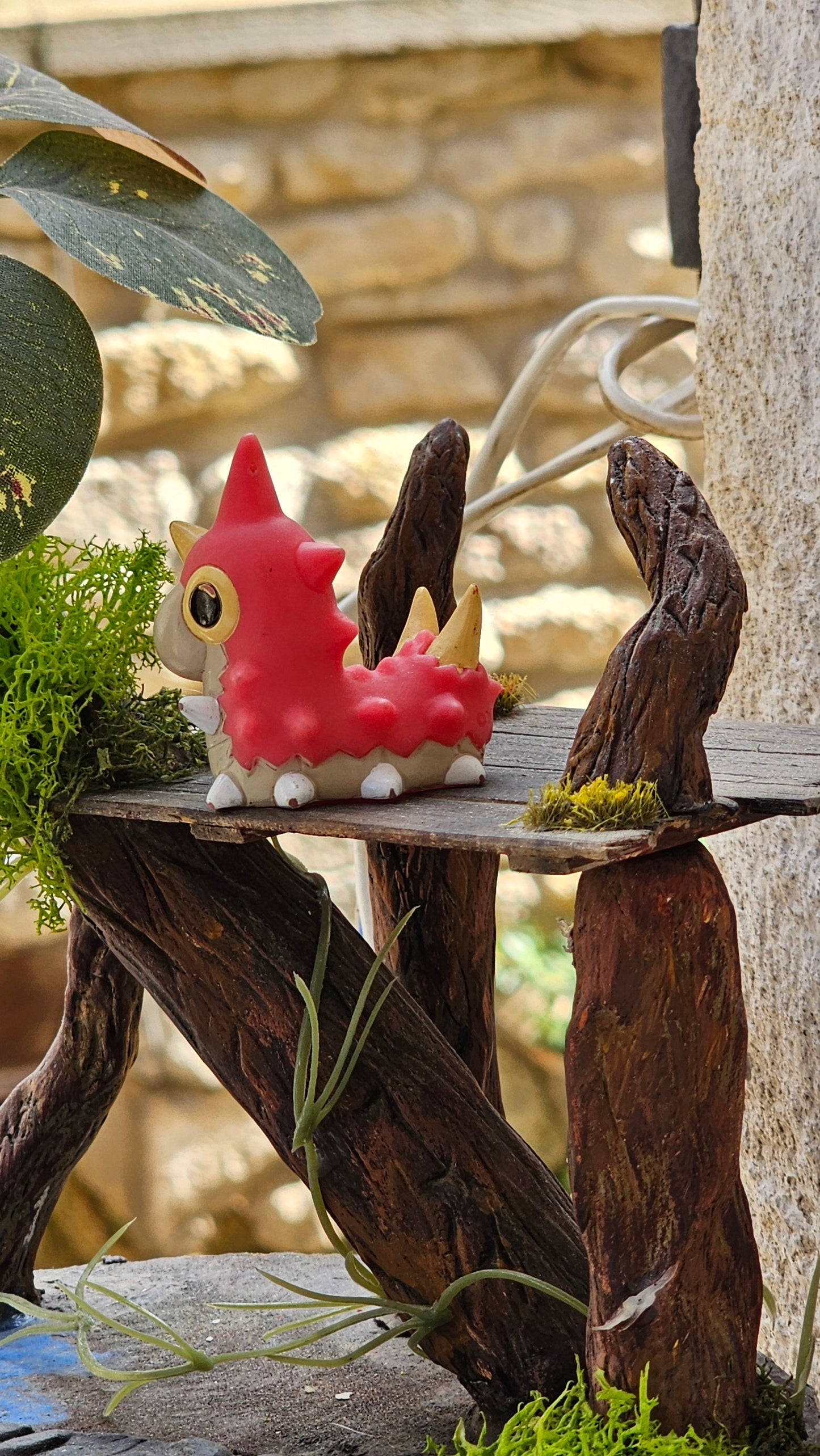 Super figurine Pokemon Nintendo finger puppet chenipotte