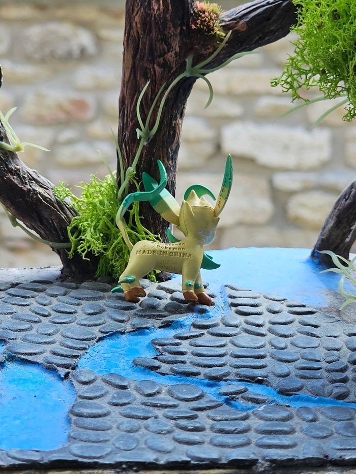 Super figurine Pokemon Nintendo tomy Phyllali