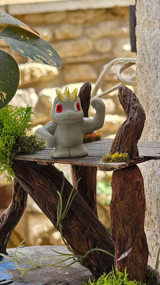 Super figurine Pokemon Nintendo finger puppet Machoc